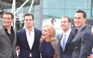 Read more about the article The Strange Relationship Henry Cavill Shares With His Brothers