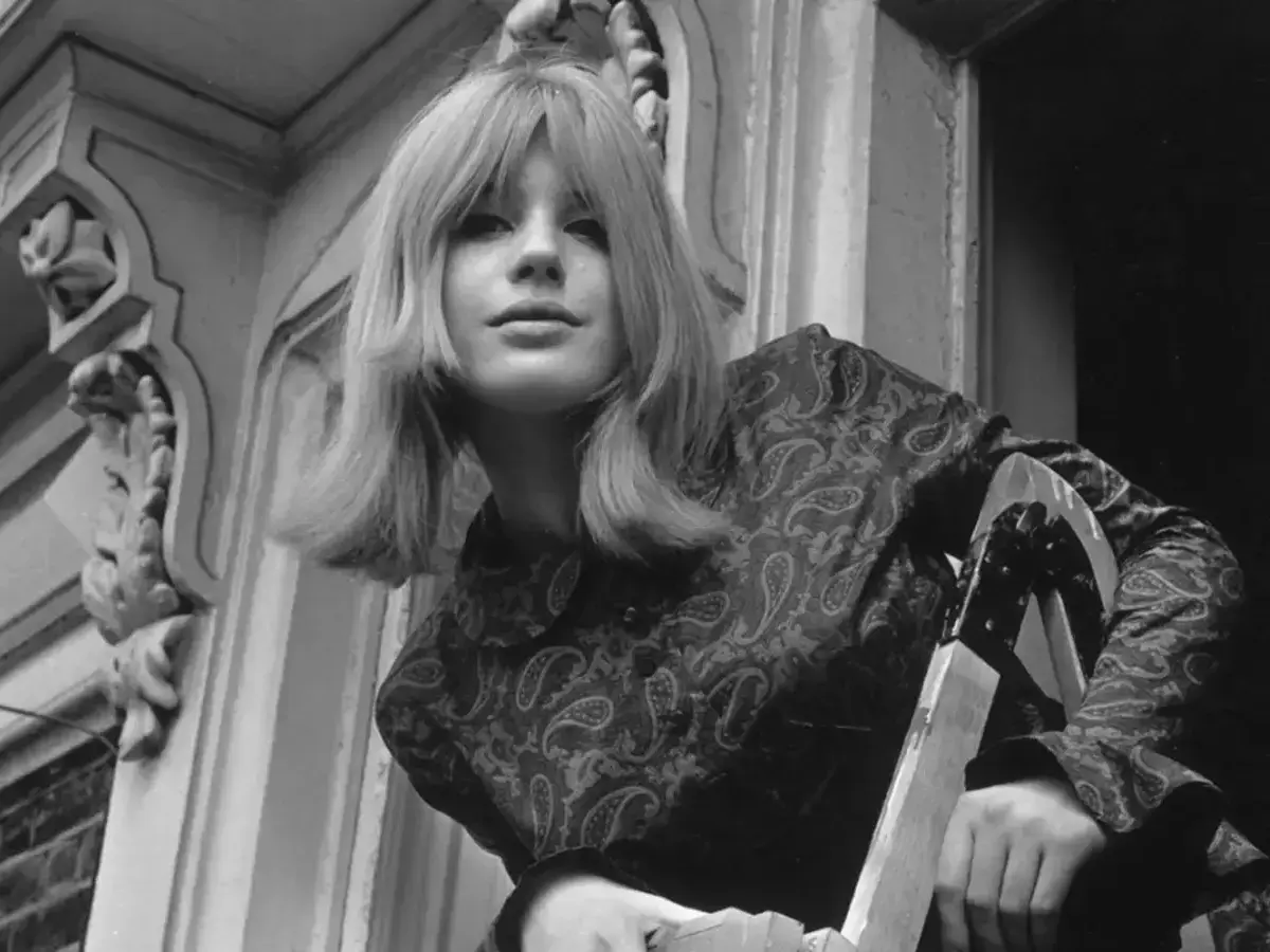 You are currently viewing The Life of Marianne Faithfull: All About Her Husband, Family, and Kids
