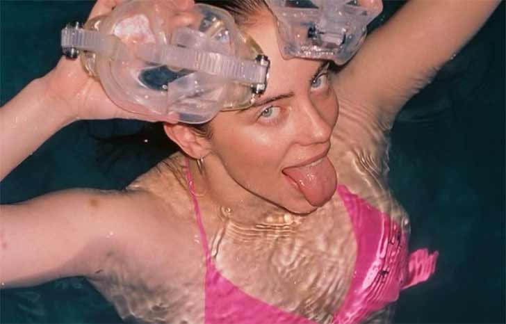 You are currently viewing Who Is Billie Eilish’s Boyfriend? Her Dating Life & Relationship Status in 2025