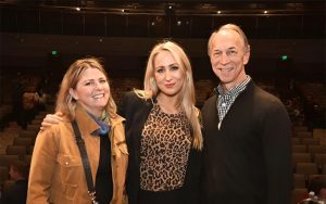 Read more about the article All You Need To Know About Nikki Glaser’s Parents and Siblings